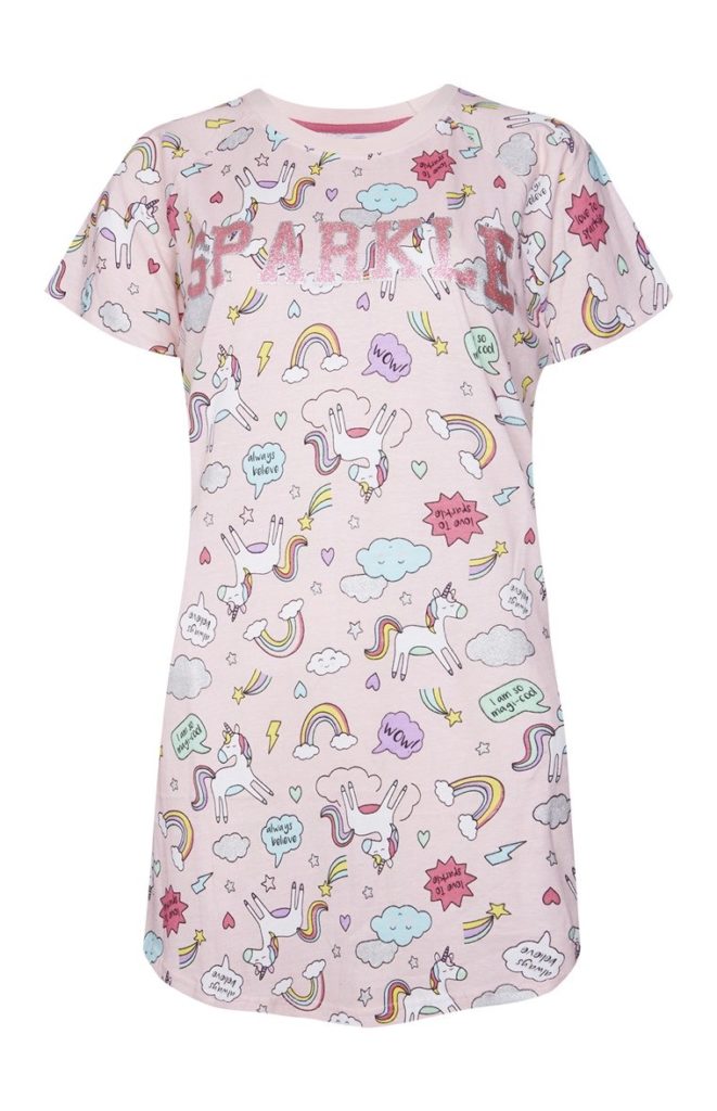 Camiseta de pijama con unicornios