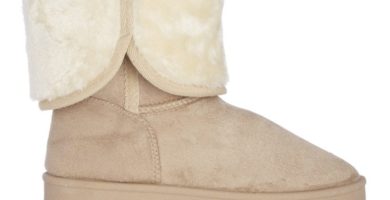 Botas beige de pelo para la nieve