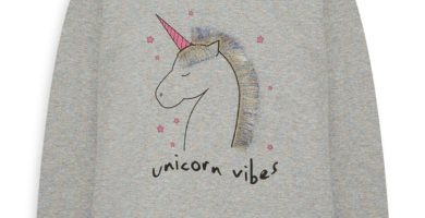 Camiseta con unicornio de niña mayor