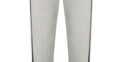 Pantalón deportivo gris con raya lateral