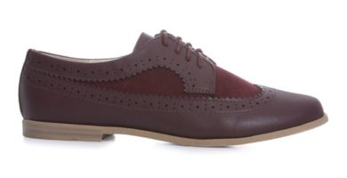 Zapatos brogue color burdeos