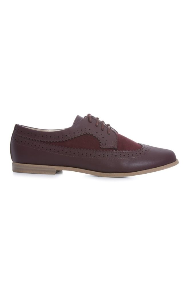 Zapatos brogue color burdeos