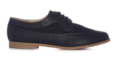 Zapatos brogue suaves azul marino