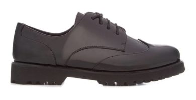 Zapatos brogue negros brillantes