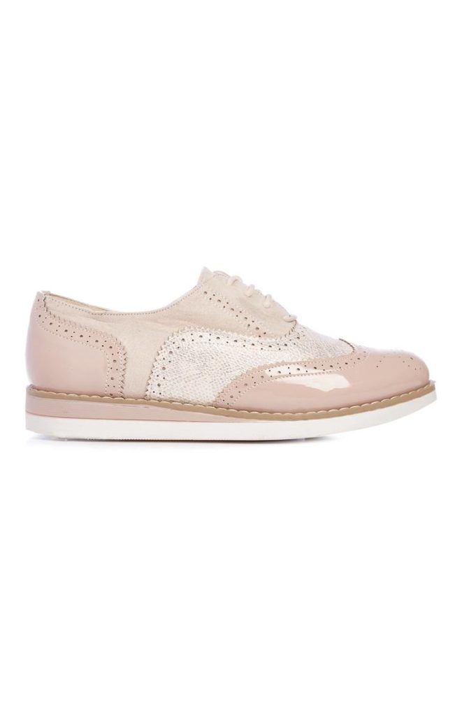 Zapatos brogue rosas brillantes