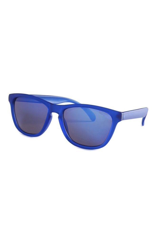 Gafas de sol azules envolventes