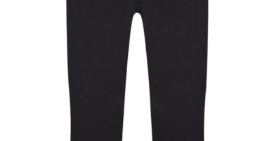 Pantalón deportivo negro con cordón