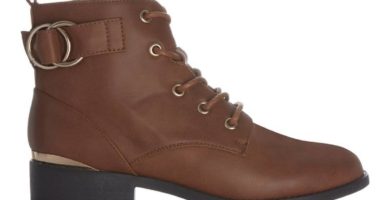 Botas con cordones marrones