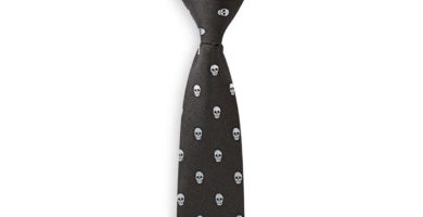 Corbata larga de calaveras