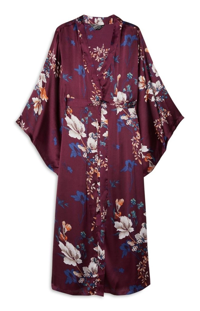 Kimono de satén granate con flores