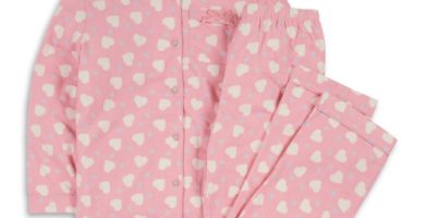 Pijama entera rosa con corazones