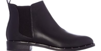 Botines Chelsea negros con tachuelas