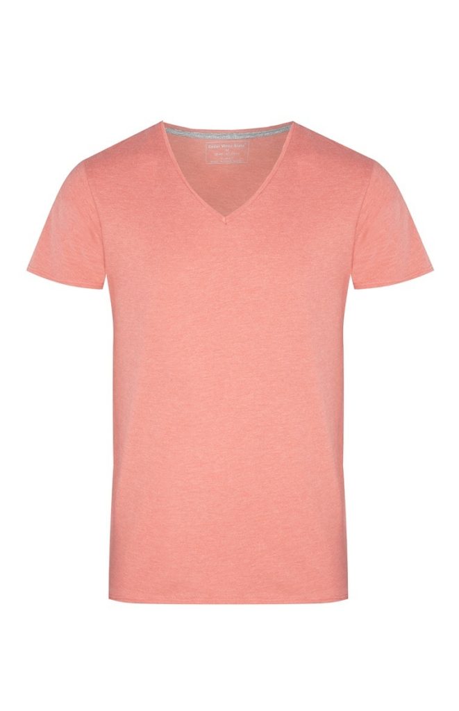 Camiseta coral ajustada cuello de pico