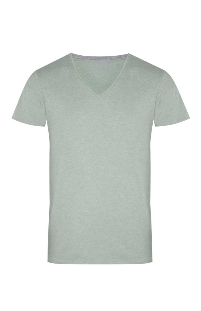 Camiseta verde ajustada cuello de pico