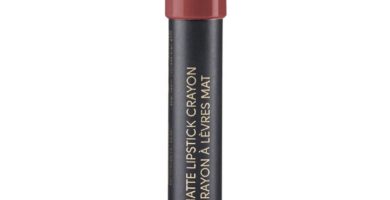 Lápiz labial mate color ciruela