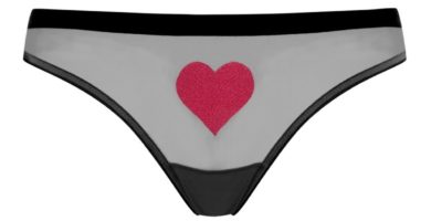 Tanga de corazón negro