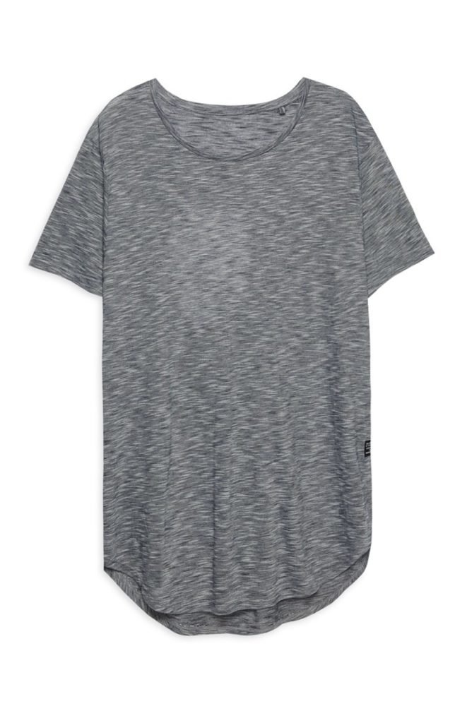 Camiseta Gris con Cuello Hondo