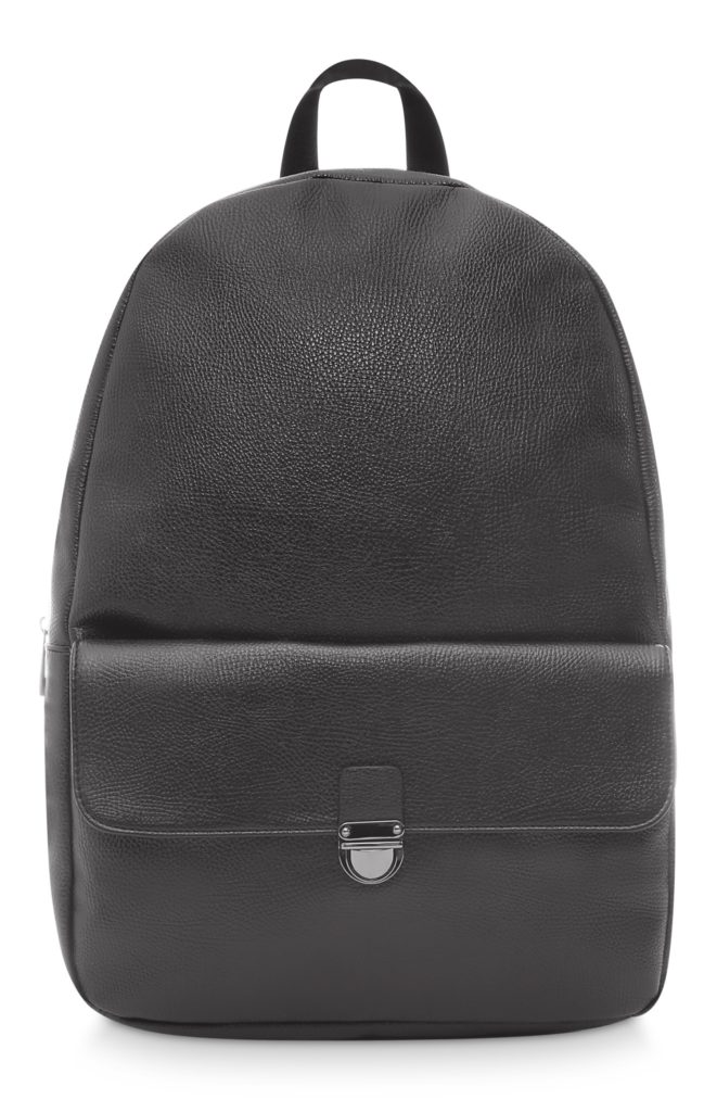 Mochila negra para hombre con broche