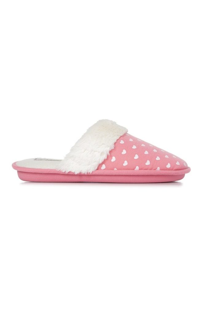 Pantufla con Corazones Rosa