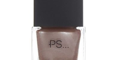 Esmalte de uñas marrón de PS