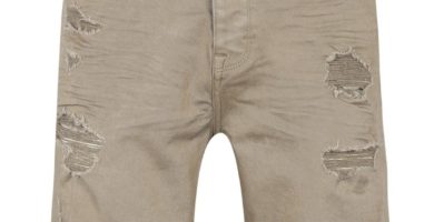 Pantalón corto beige de corte entallado