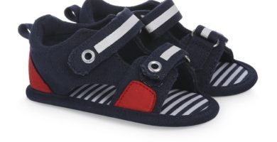 Sandalias azul marino para bebé niño